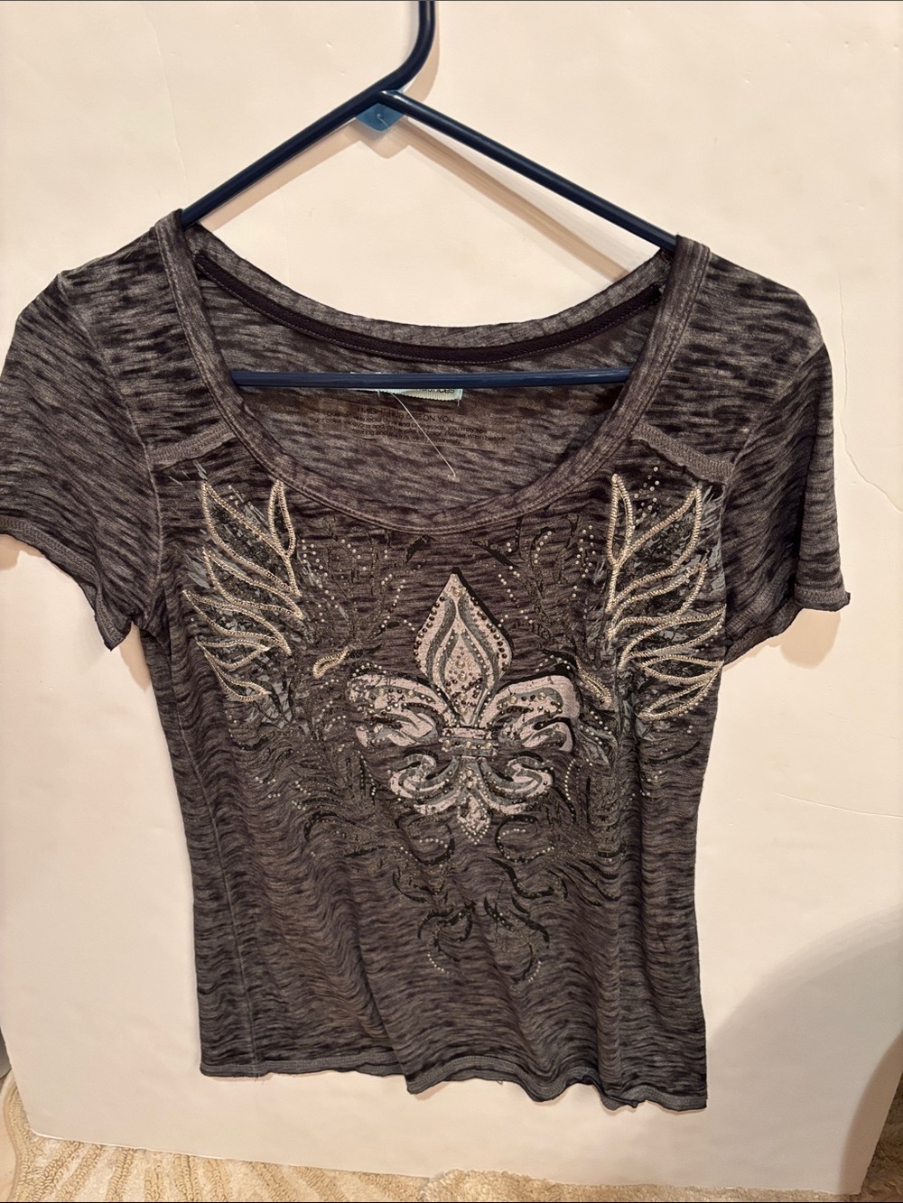 NWOT Maurice’s Women's Gray Embellished Fleur-de-Lis Tee M bling